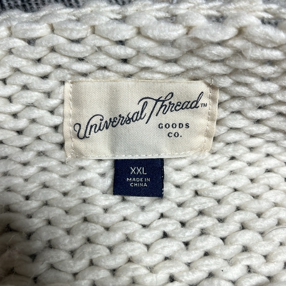 Universal Thread Sweater - Picture 5 of 5